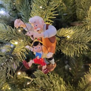 DISNEY STORE PINOCCHIO &‎ GEPPETTO Vintage Hallmark Christmas Ornament 1999